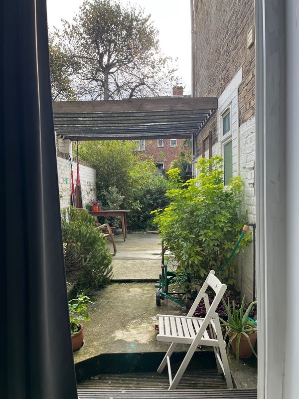 Room Amhurst Road in Greater London