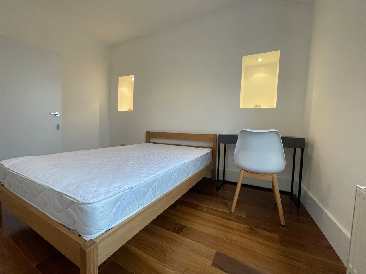 Room Upper Richmond Road in Greater London