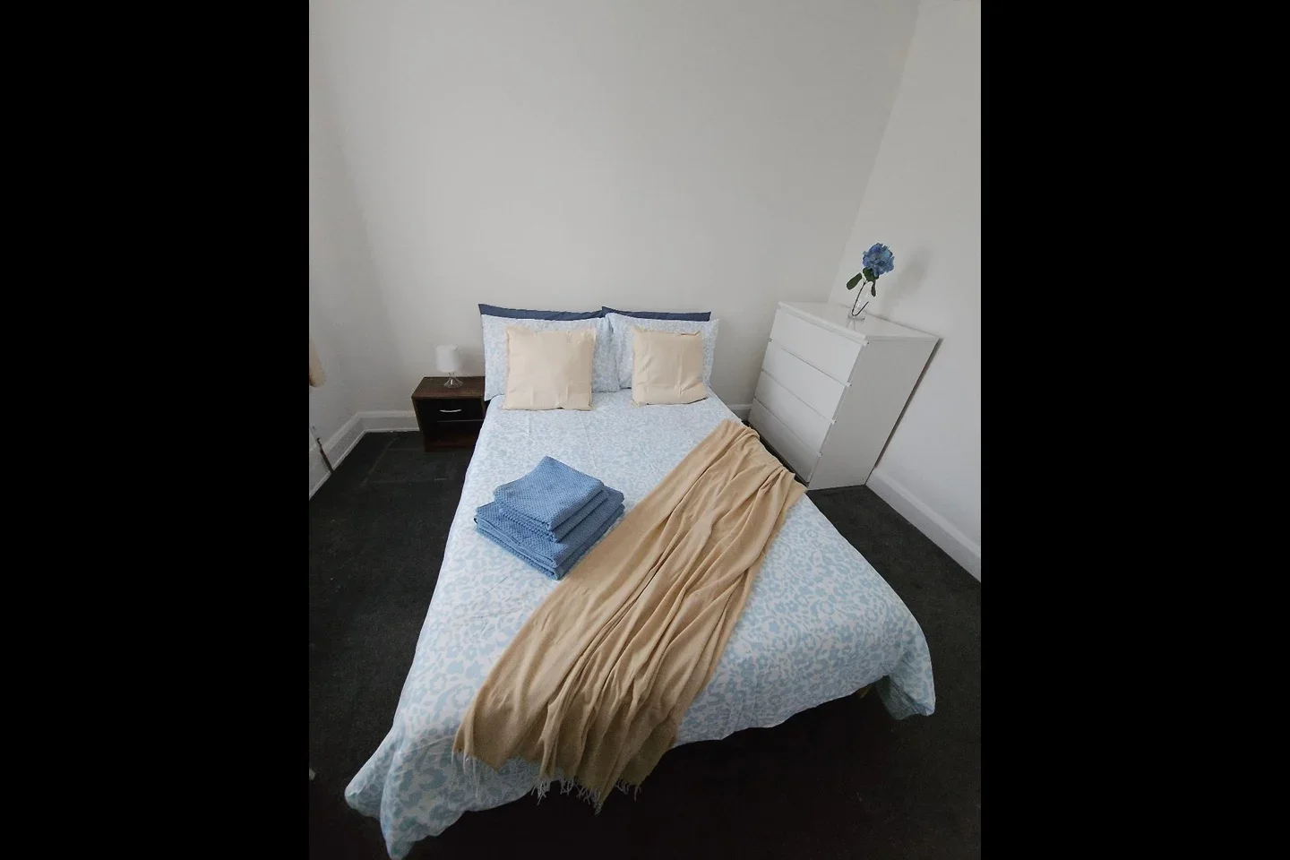 Room Braemar Road in Greater London