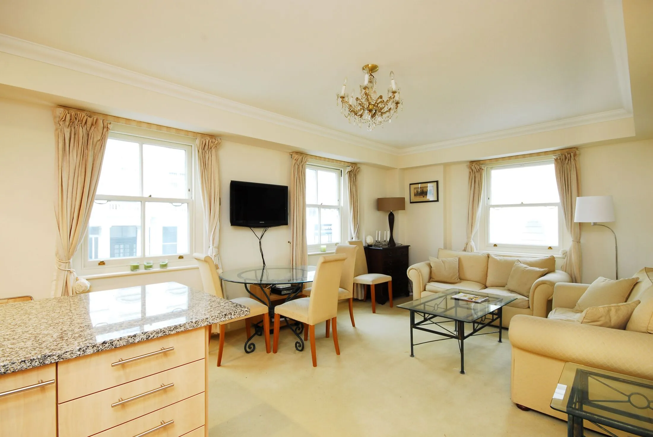 Flat Stanhope Gardens in Greater London
