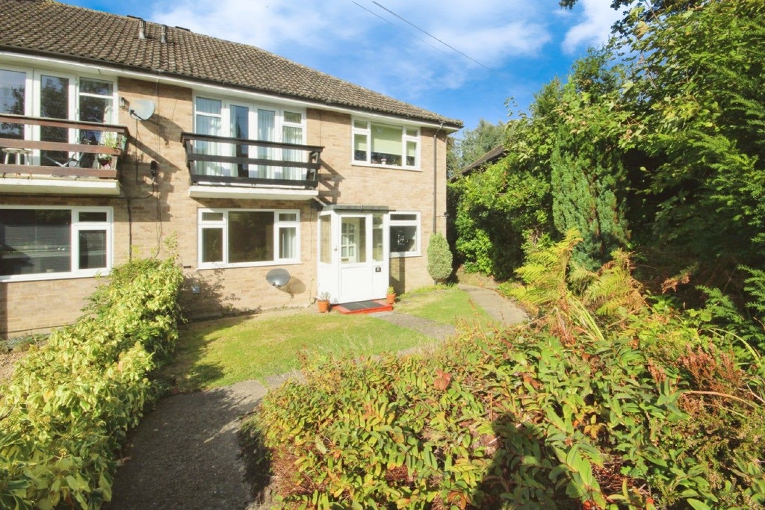 Flat Manning Close in Mid Sussex