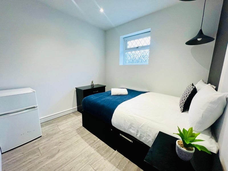 Room Stanhope Road in Greater London
