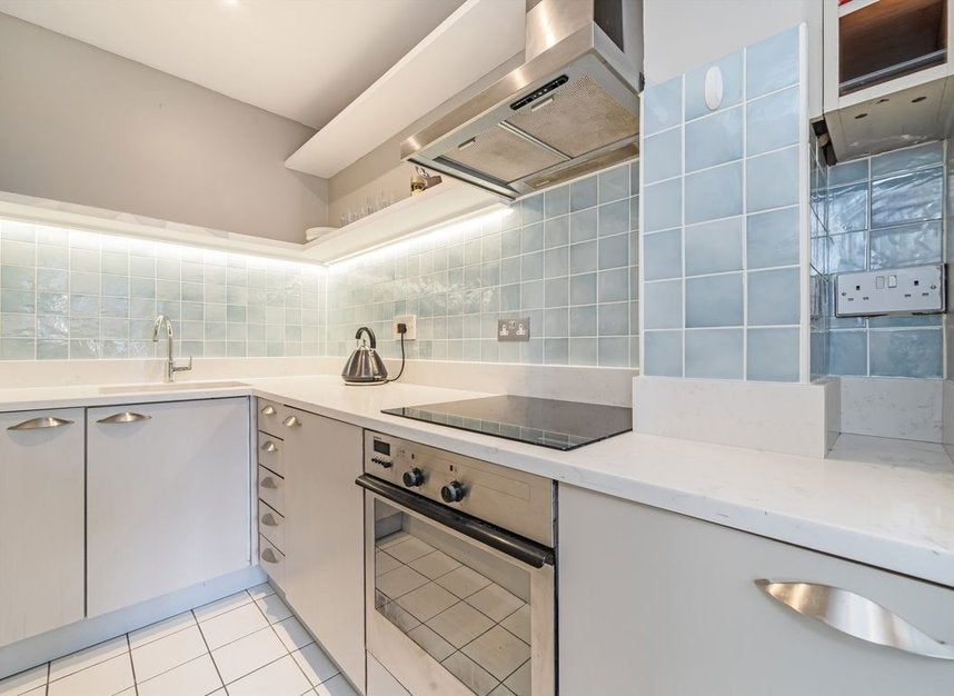 Flat Oakley Street in Greater London