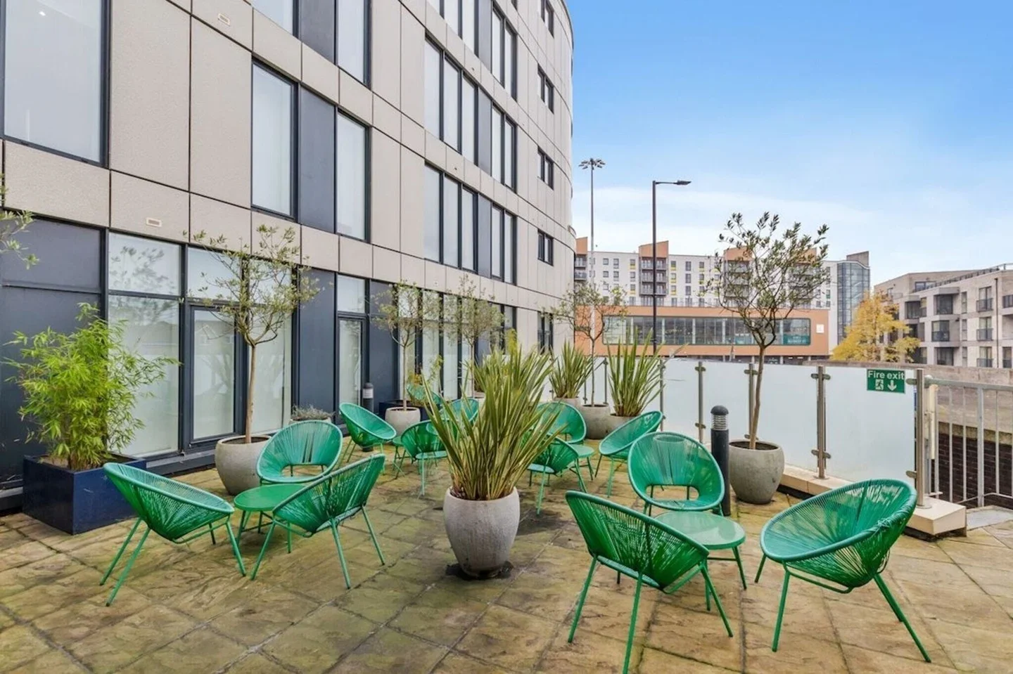 Flat Greenhill Way in Greater London