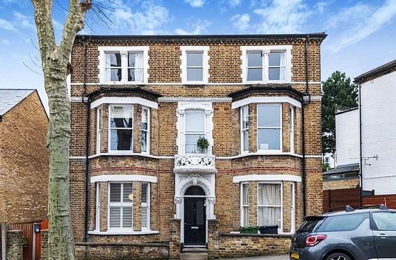 Flat Becondale Road in Greater London