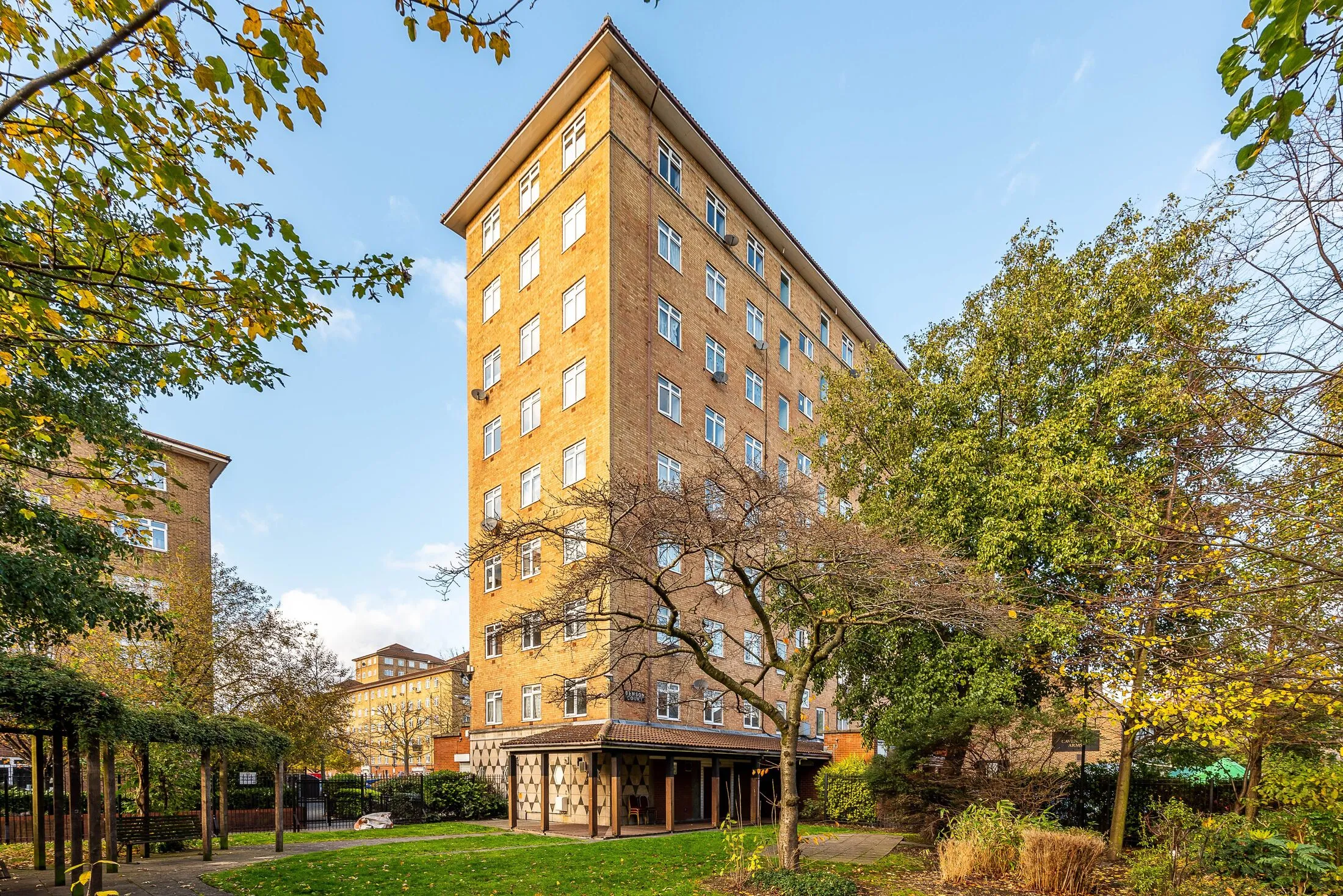 Flat Hartington Road in Greater London