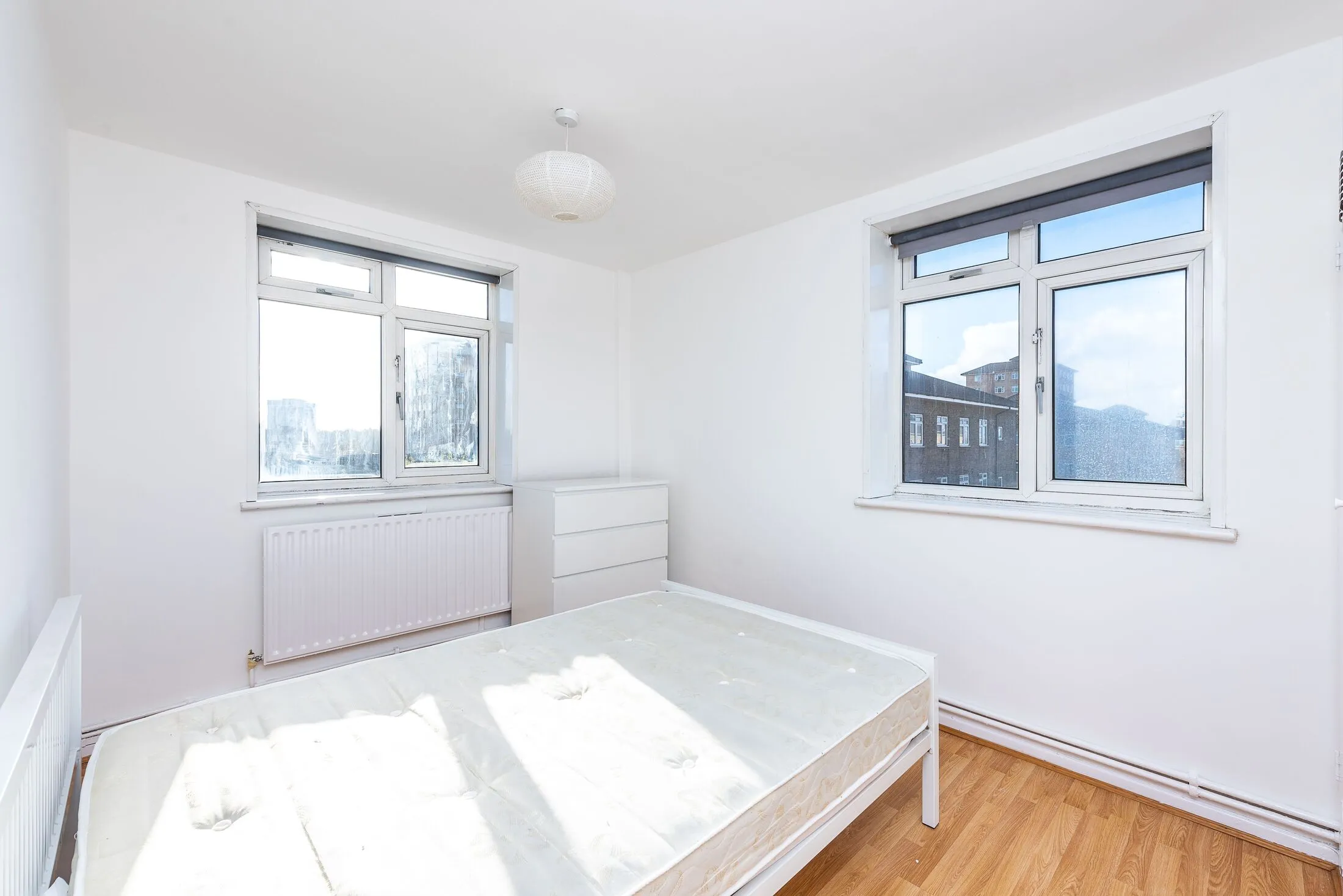 Flat Hartington Road in Greater London