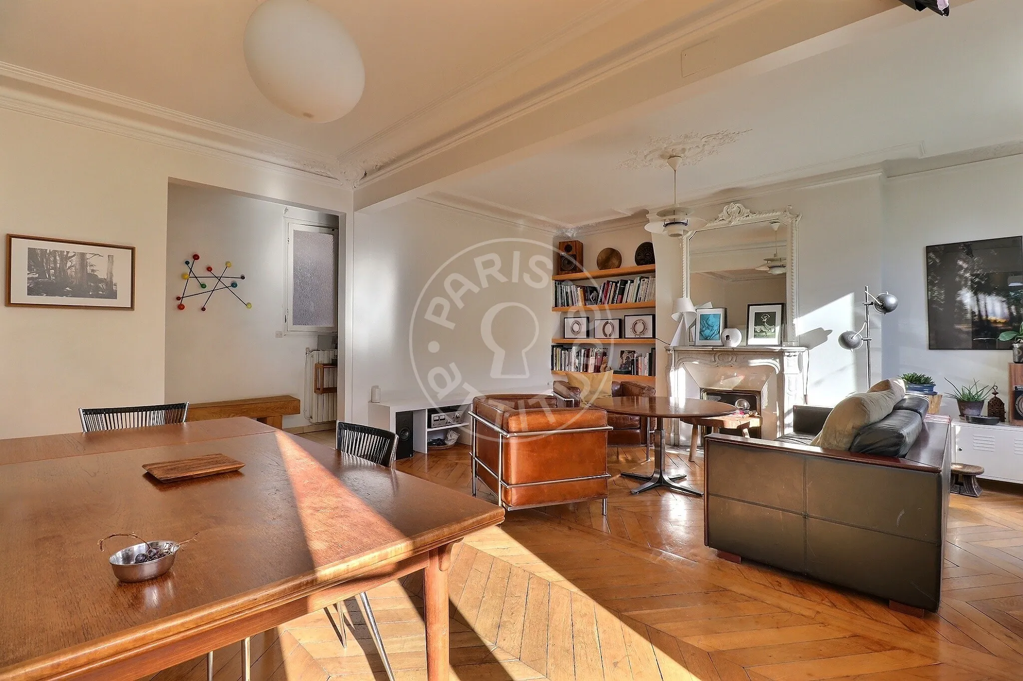 Flat Rue Hégésippe Moreau in Paris