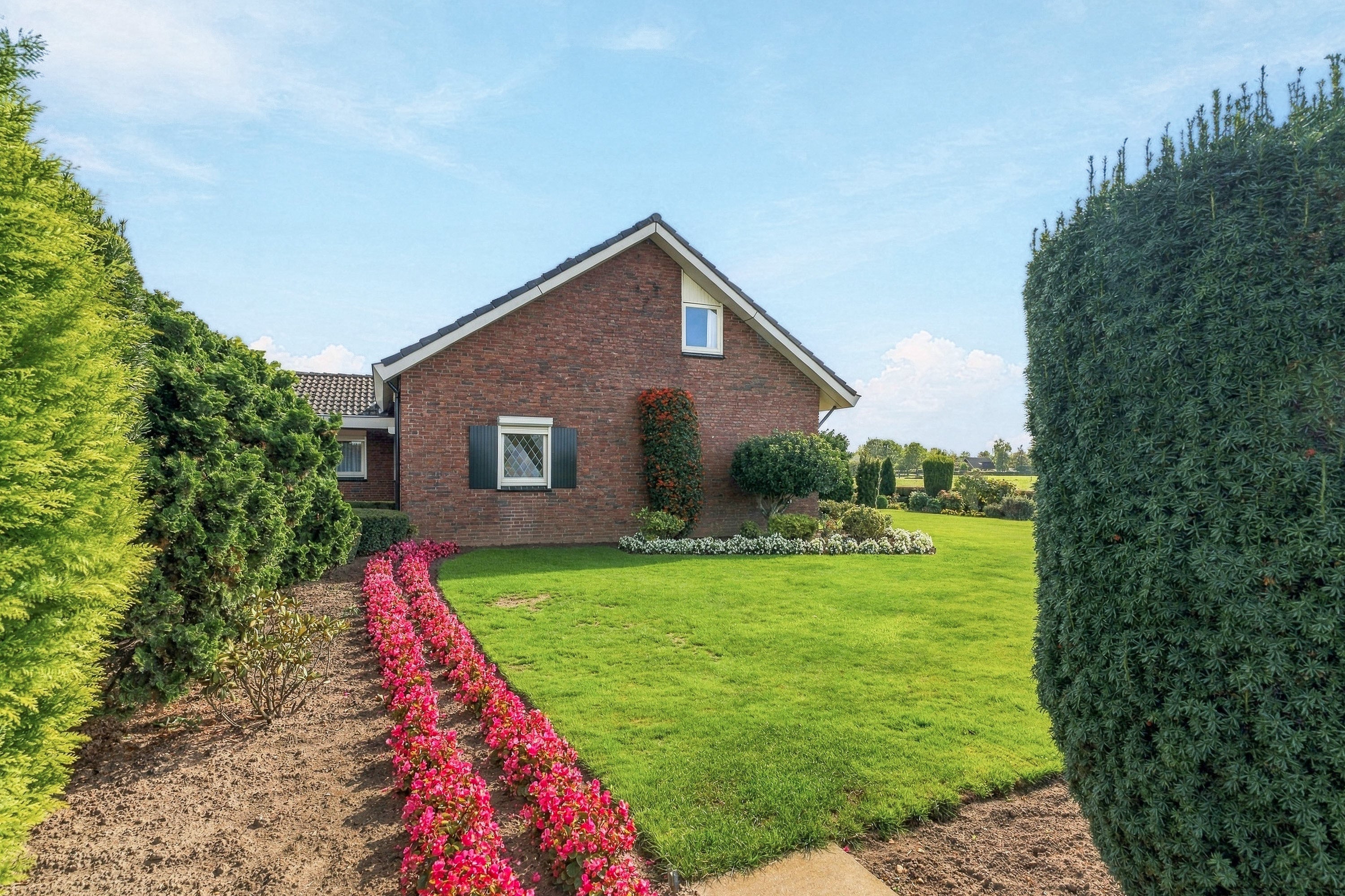 Vrijstaande woning te koop: Leuffenseweg 4, Zevenaar