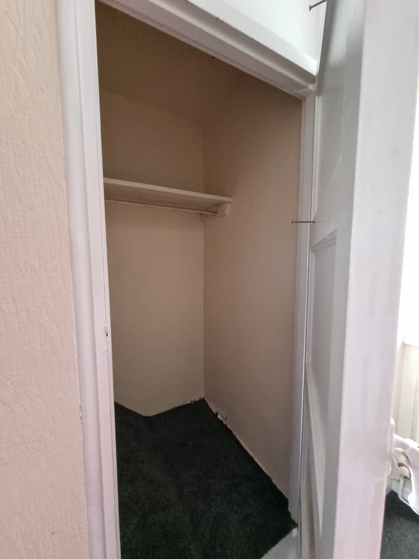 Room Buttermere Avenue in Slough