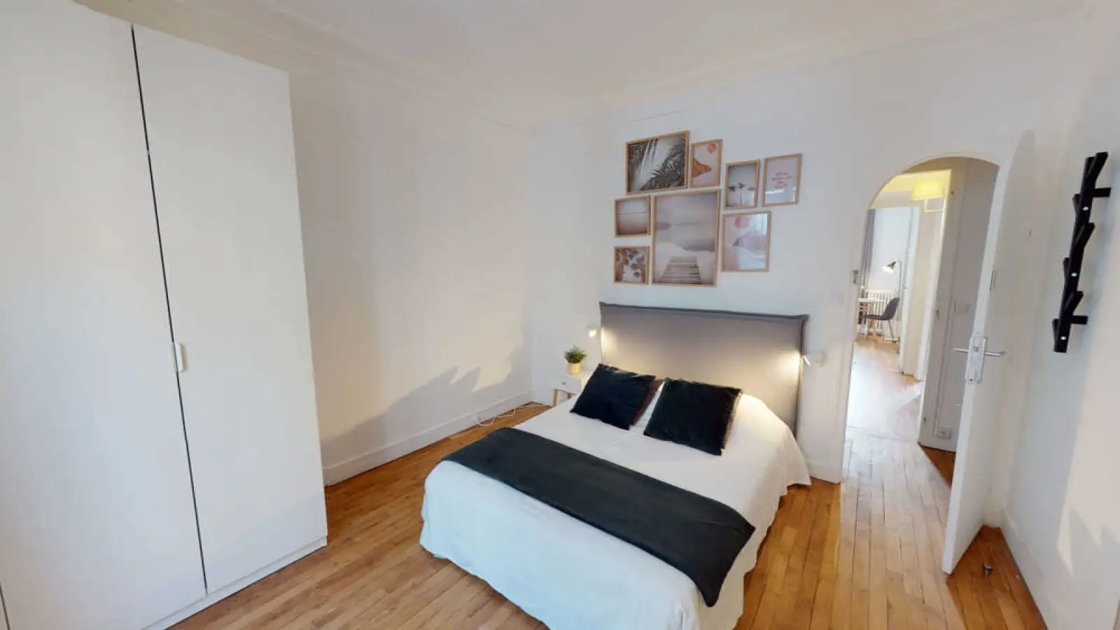 Room Rue du Père Brottier in Paris