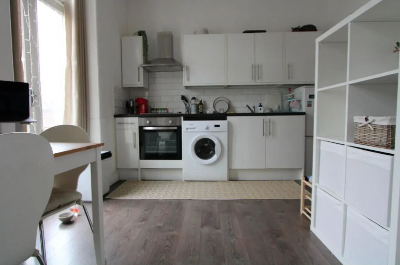 Flat Shepherds Bush Road in Greater London