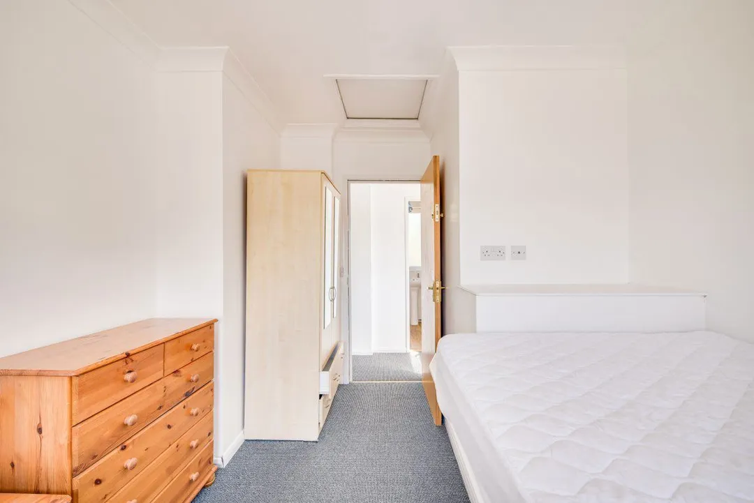 Room Warwick Road in Canterbury