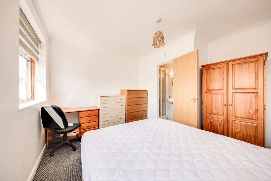 Room Warwick Road in Canterbury