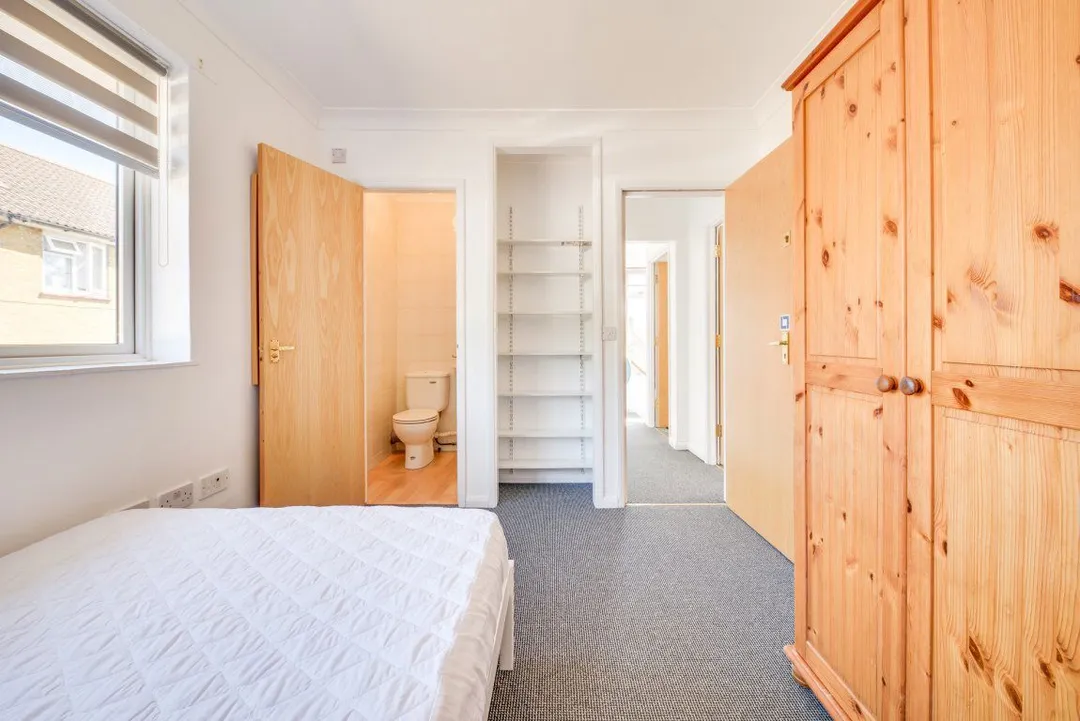 Room Warwick Road in Canterbury