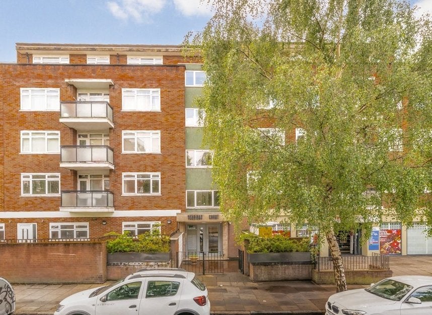 Flat Belsize Road in Greater London
