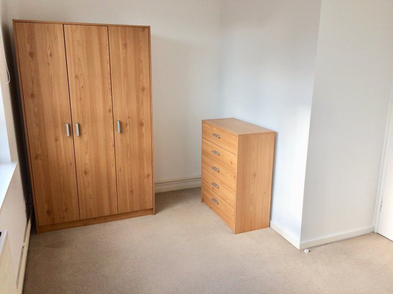 Room Lipton Road in Greater London