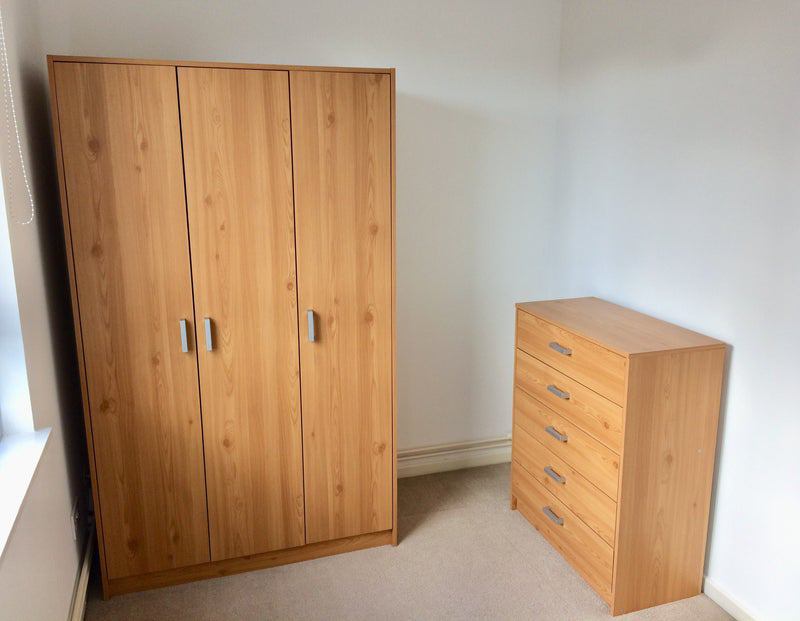 Room Lipton Road in Greater London