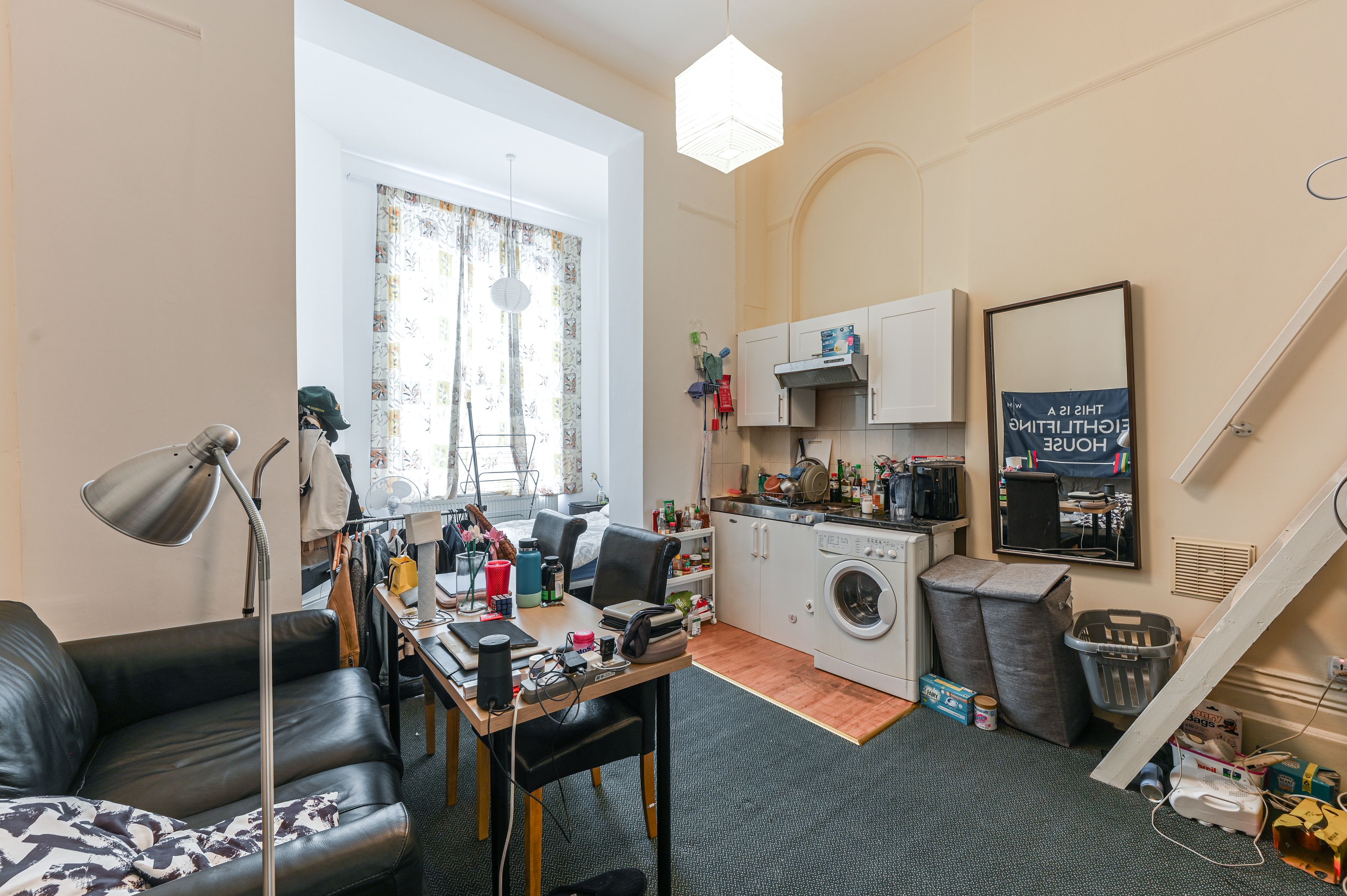 Flat Knaresborough Place in Greater London