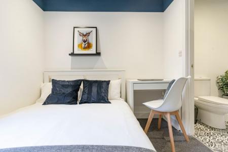 Room Fromond Road in Winchester