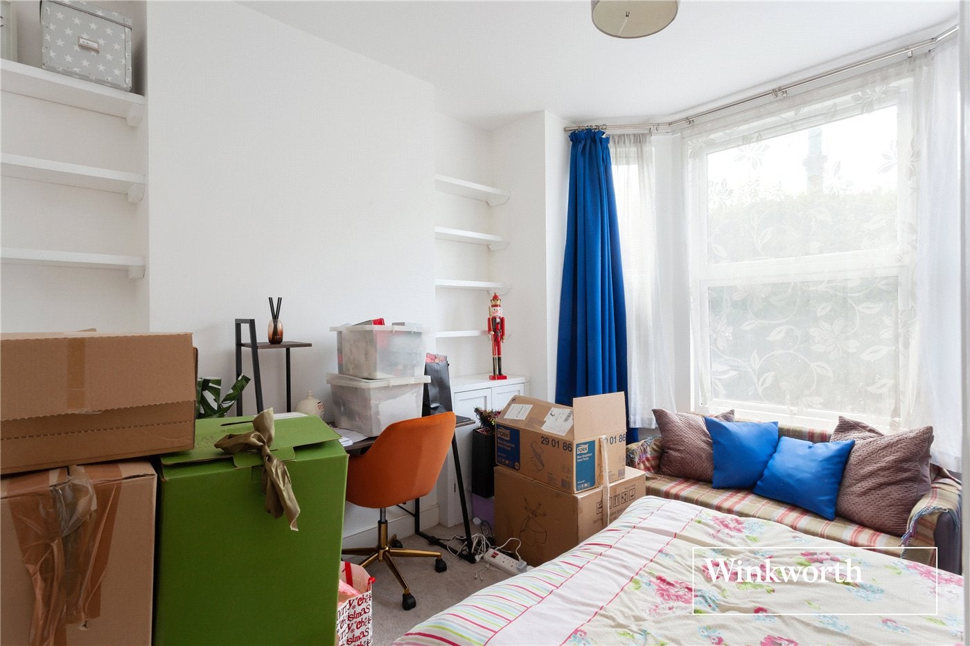 Flat Long Lane in Greater London