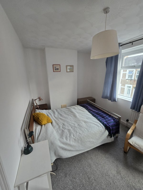 Room Robert Street in Cardiff