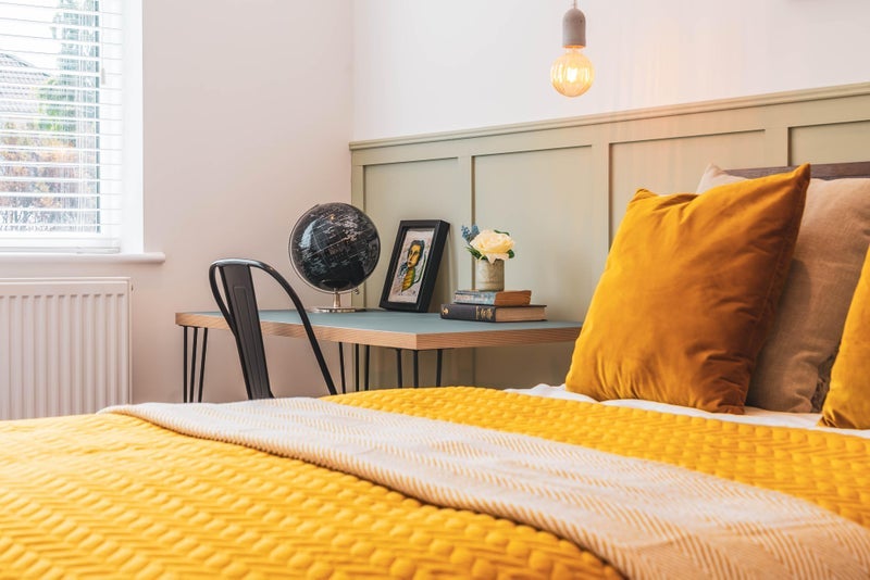 Room Southmead Road in Bristol