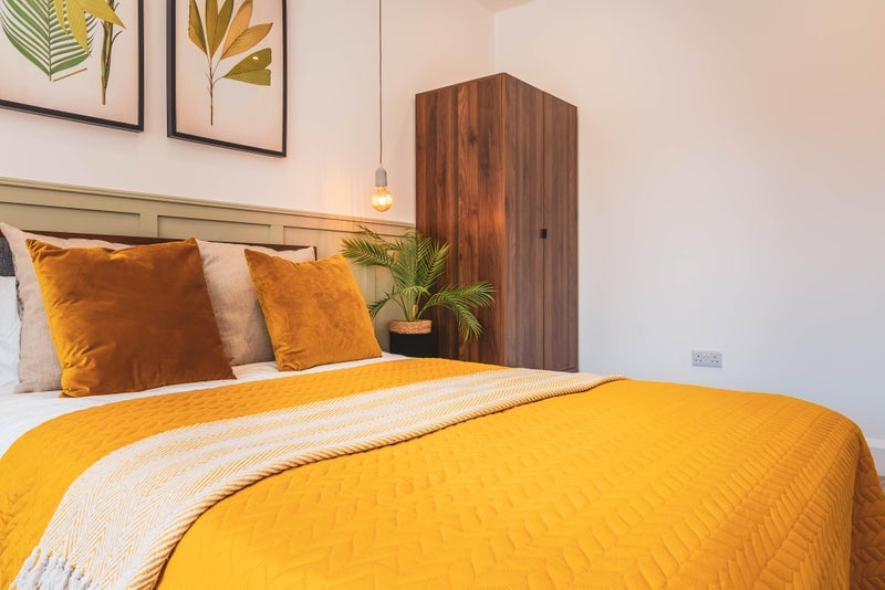 Room Southmead Road in Bristol