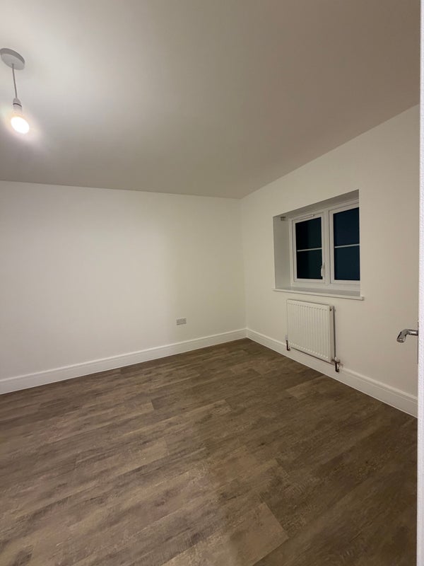 Room Wakerley Close in Greater London