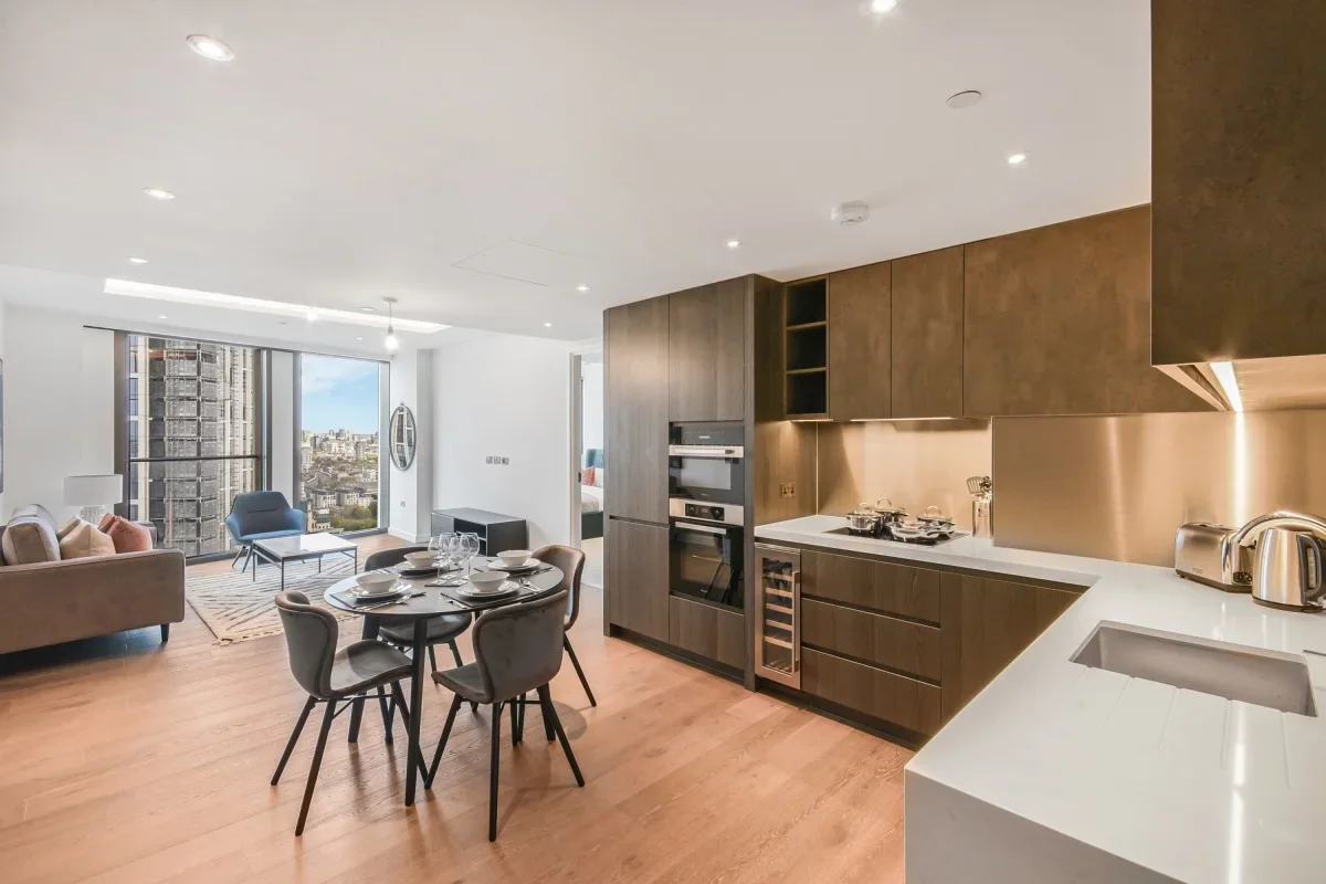Flat Carnation Way in Greater London