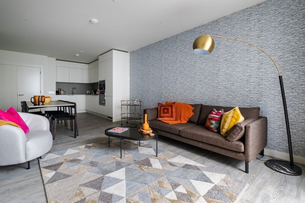 Flat Cherry Park Lane in Greater London