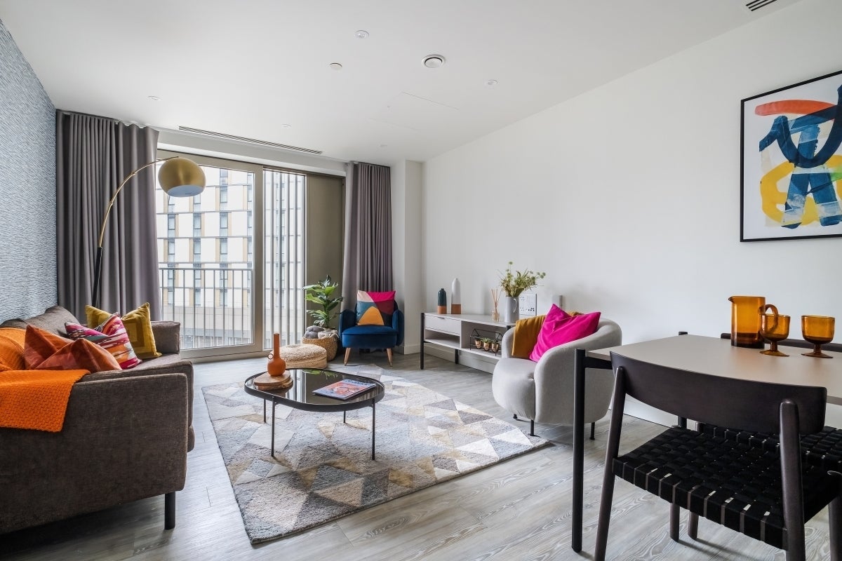Flat Cherry Park Lane in Greater London
