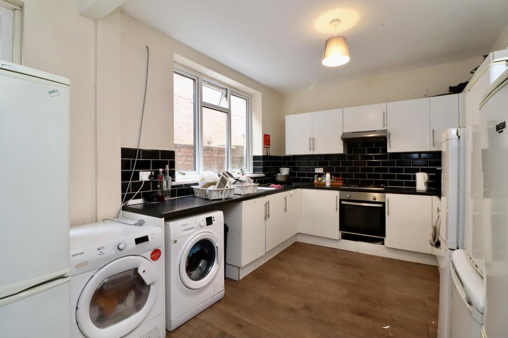 Room Harborough Road in Southampton