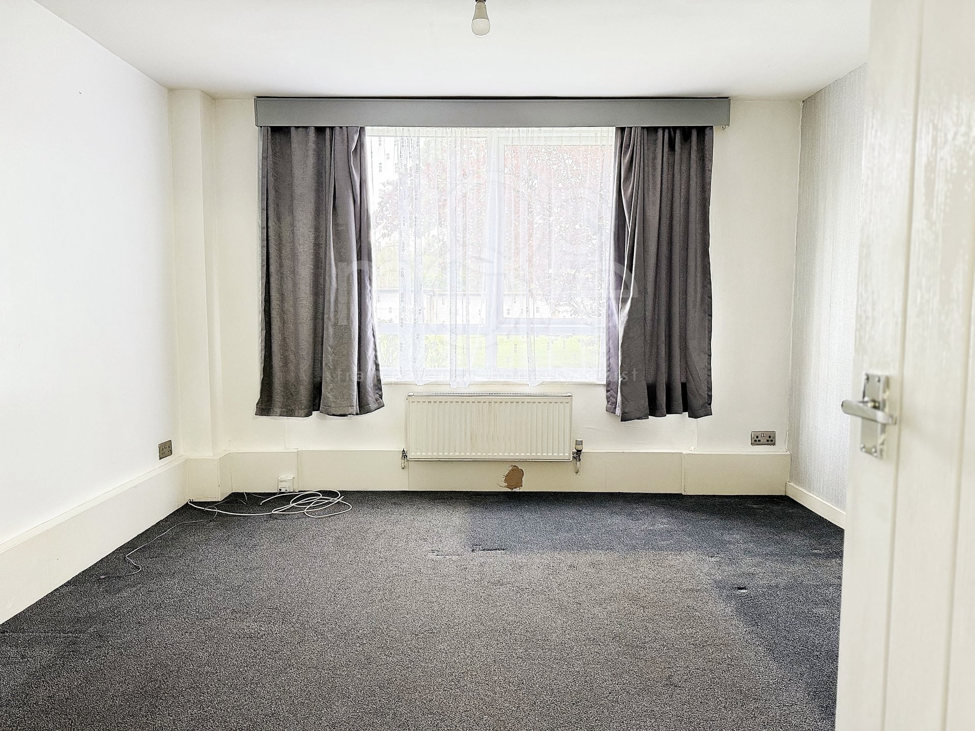 Flat Ashburton Road in London