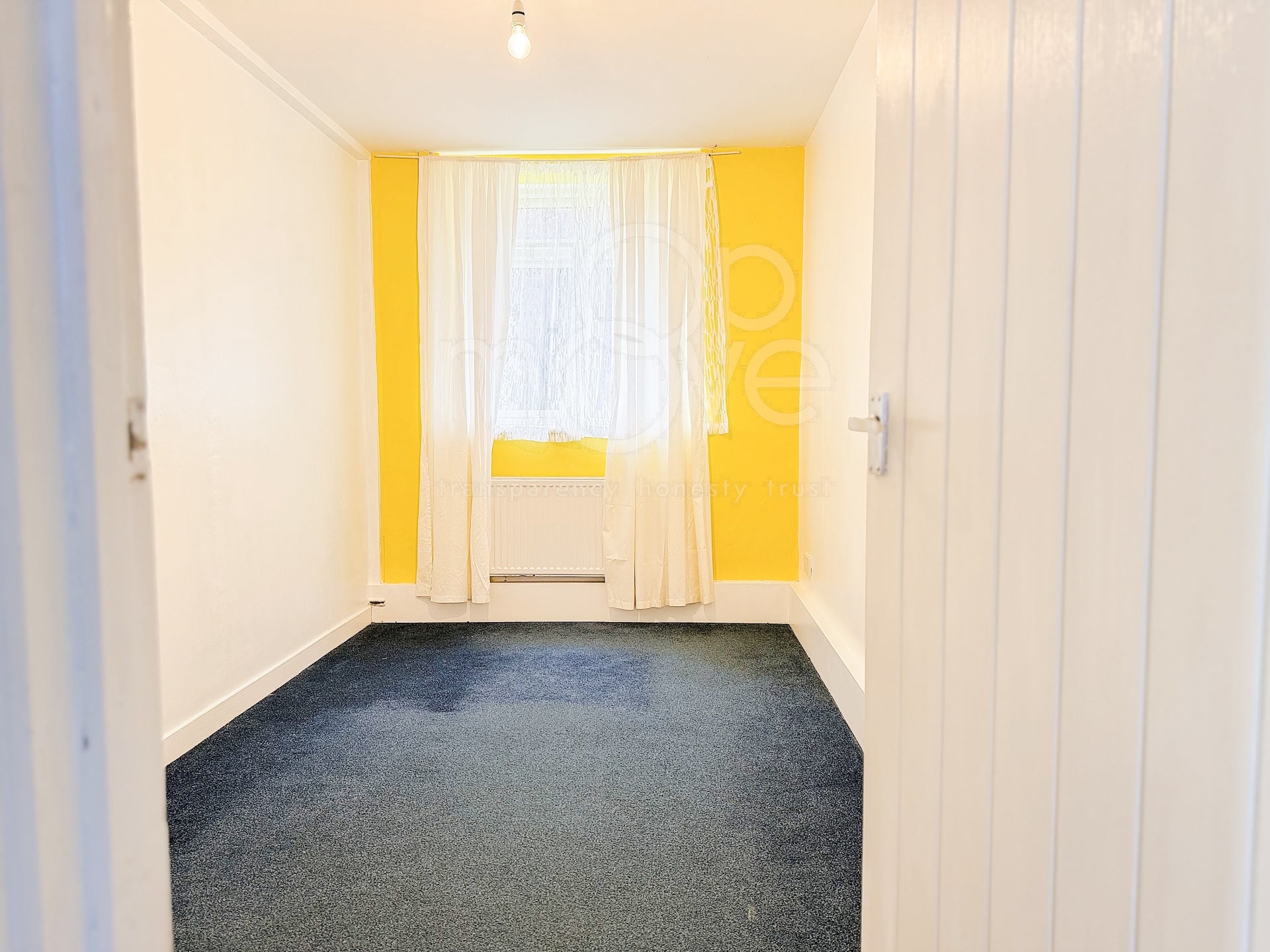 Flat Ashburton Road in London