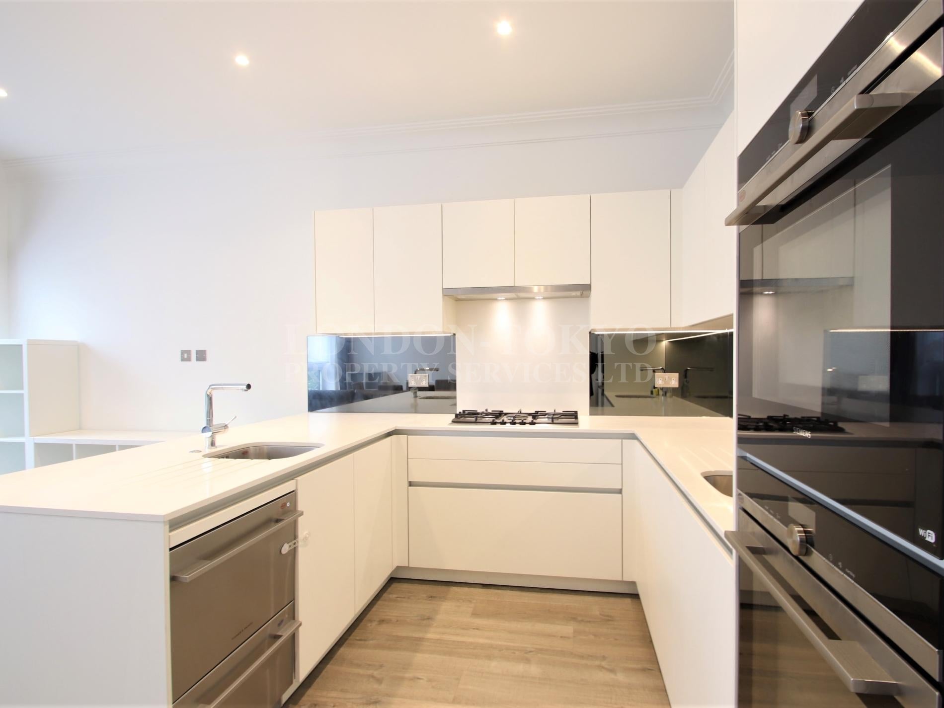 Flat Golders Green Road in Greater London