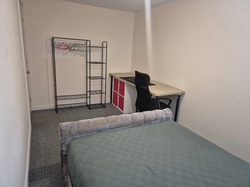 Room Boxtree Avenue in Ashfield