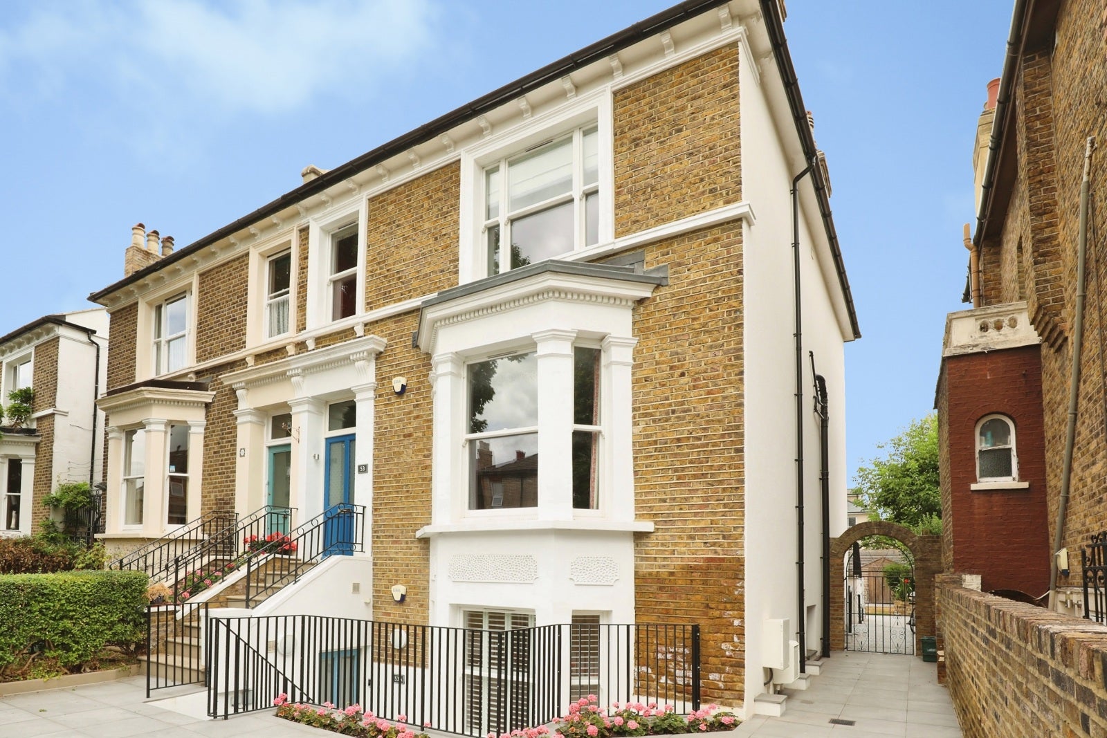 Flat Ranelagh Road in Greater London