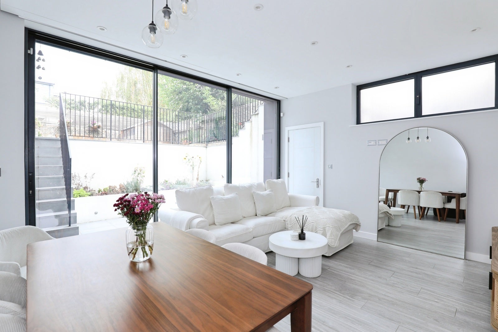 Flat Ranelagh Road in Greater London