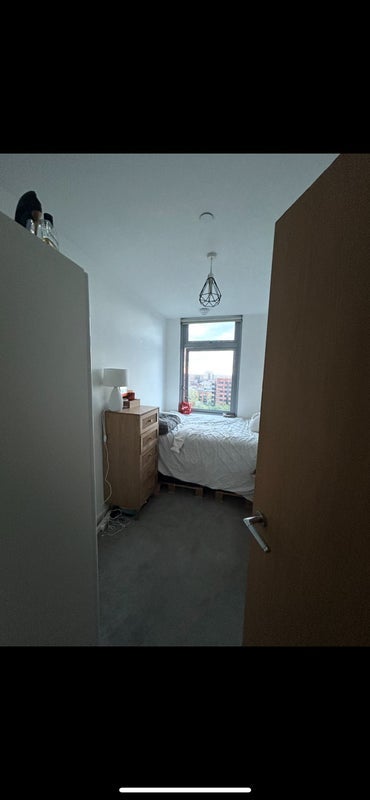 Room Ross Way in Greater London