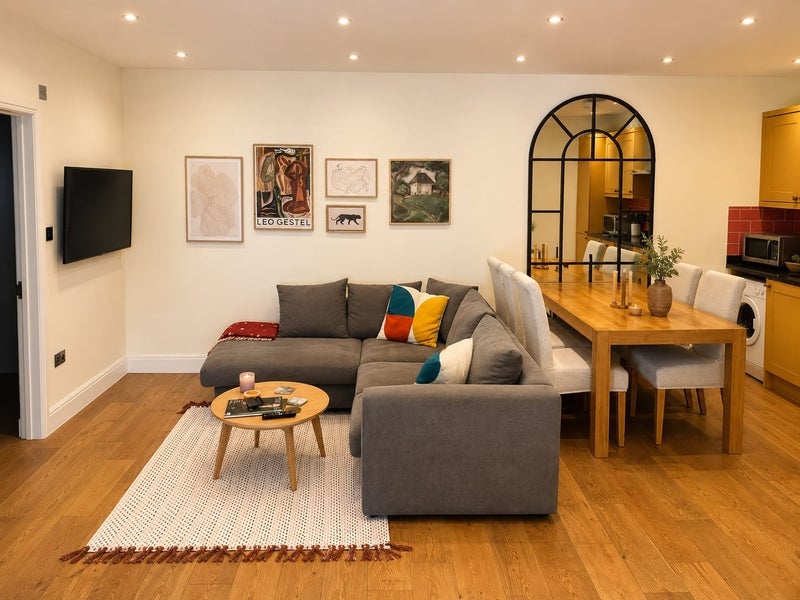 Room Arodene Road in Greater London