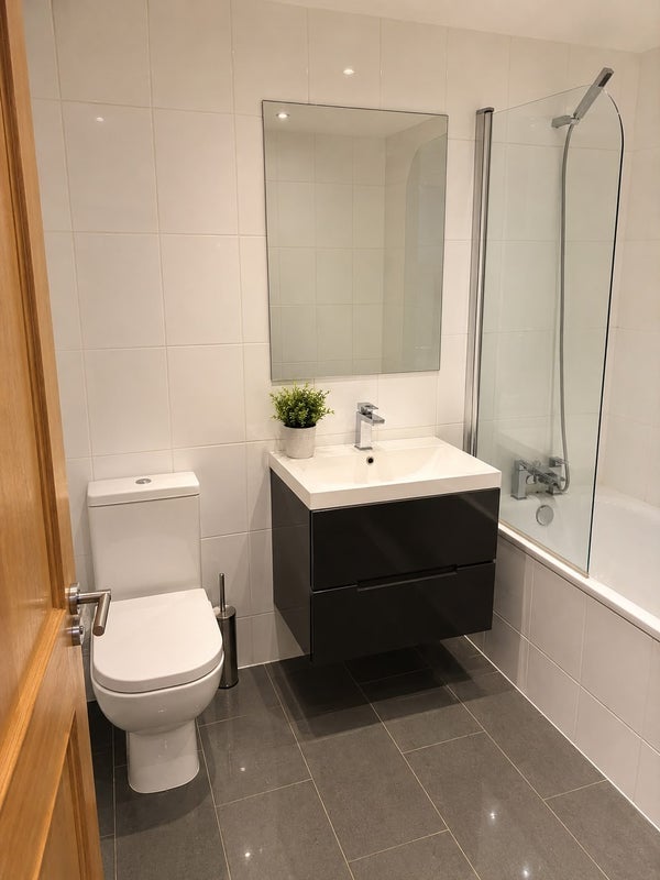 Room Arodene Road in Greater London