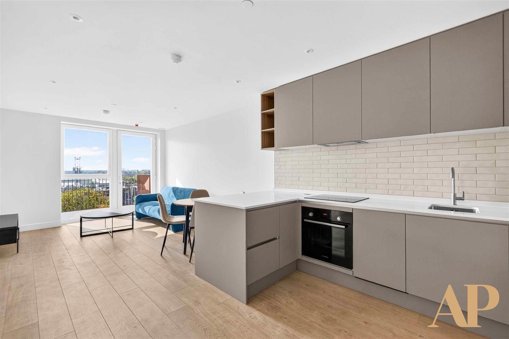 Flat Abbeydale Road in Greater London