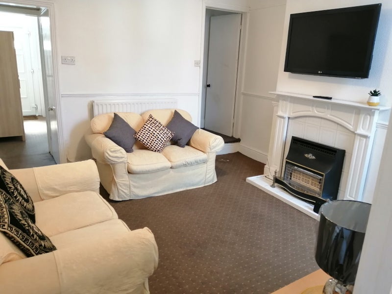 Room Carlton Road in Stoke-on-Trent
