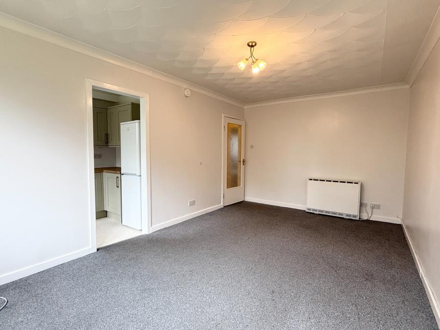 Flat Firwood Court in Newton Mearns