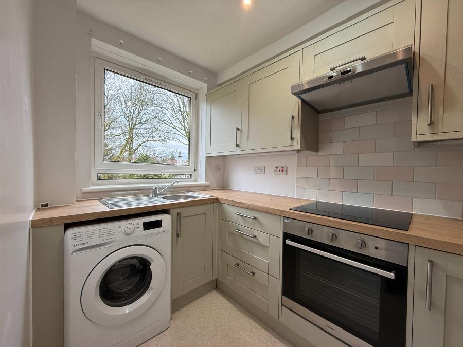 Flat Firwood Court in Newton Mearns