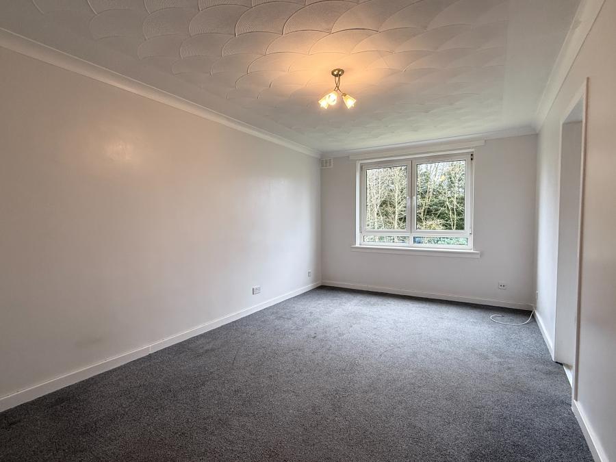 Flat Firwood Court in Newton Mearns