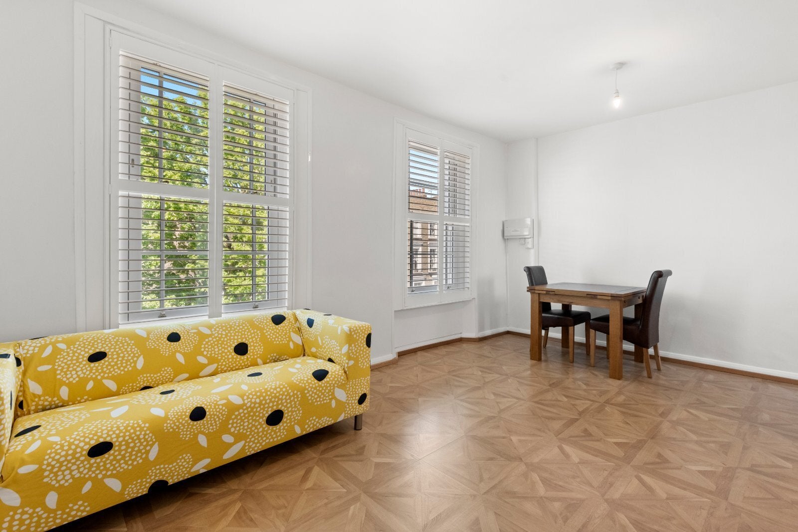 Flat Offord Road in Greater London