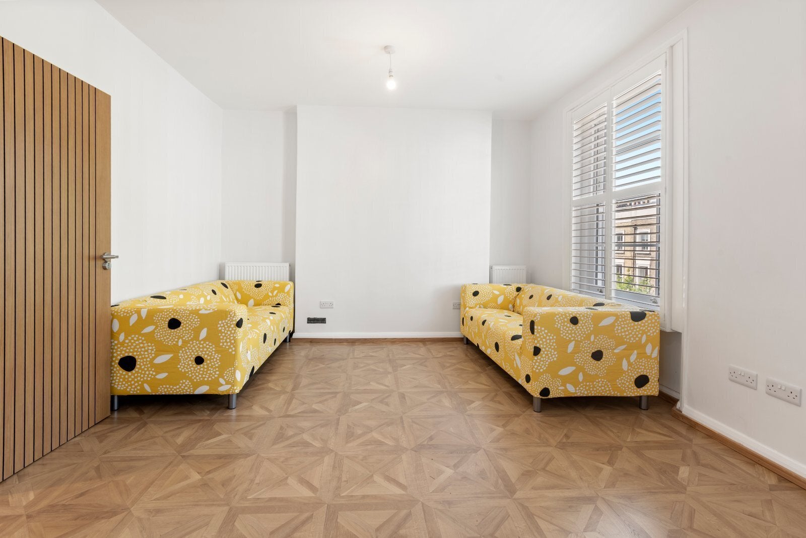 Flat Offord Road in Greater London