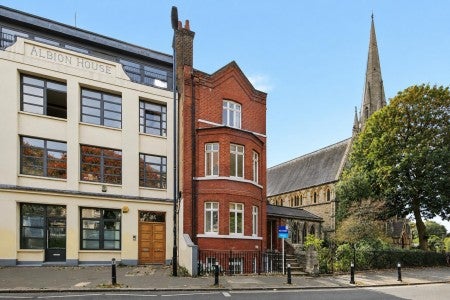 Flat Stoke Newington Church Street in Greater London